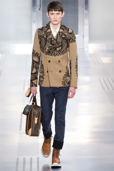 Look 1